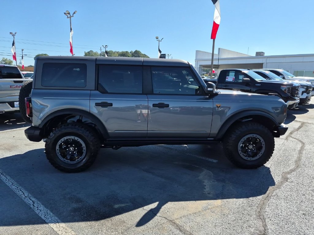 Used 2023 Ford Bronco Badlands SUV — photo 2 of 4