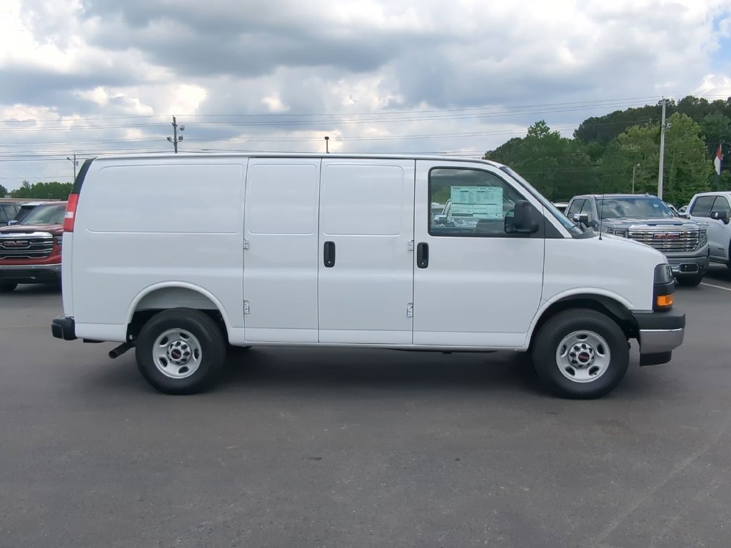 New 2026 GMC Savana Cargo Work Van Van — photo 2 of 4