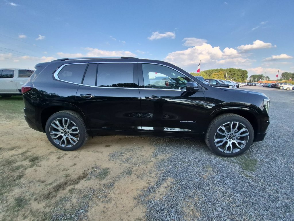 New 2027 GMC Acadia Denali Ultimate SUV New 2027 GMC Acadia Denali Ultimate SUV — photo 2 of 4