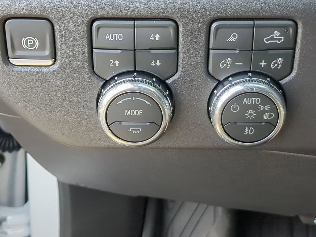 2026 GMC Sierra 1500 SLT - Photo 17