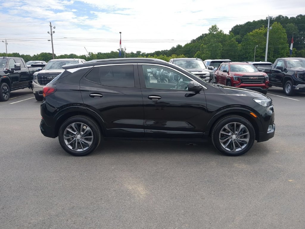 Used 2022 Buick Encore GX Select SUV Used 2022 Buick Encore GX Select SUV — photo 2 of 4