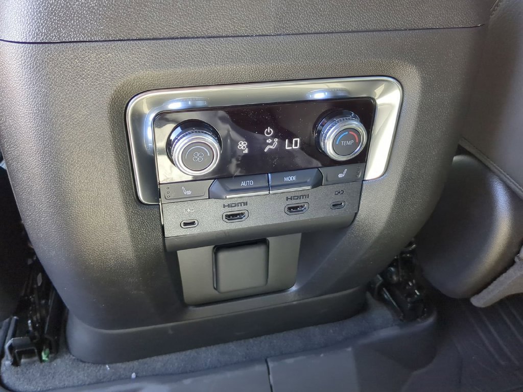 2026 GMC Yukon XL Denali - Photo 21