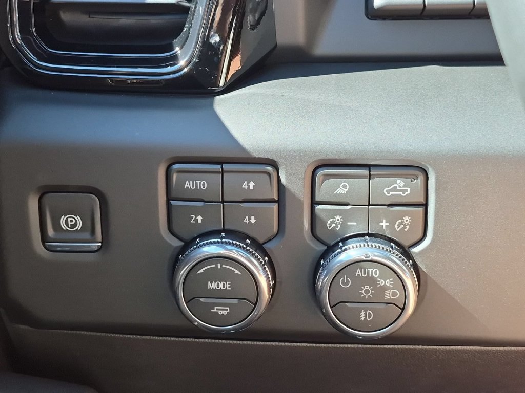 2026 GMC Sierra 1500 AT4X - Photo 17