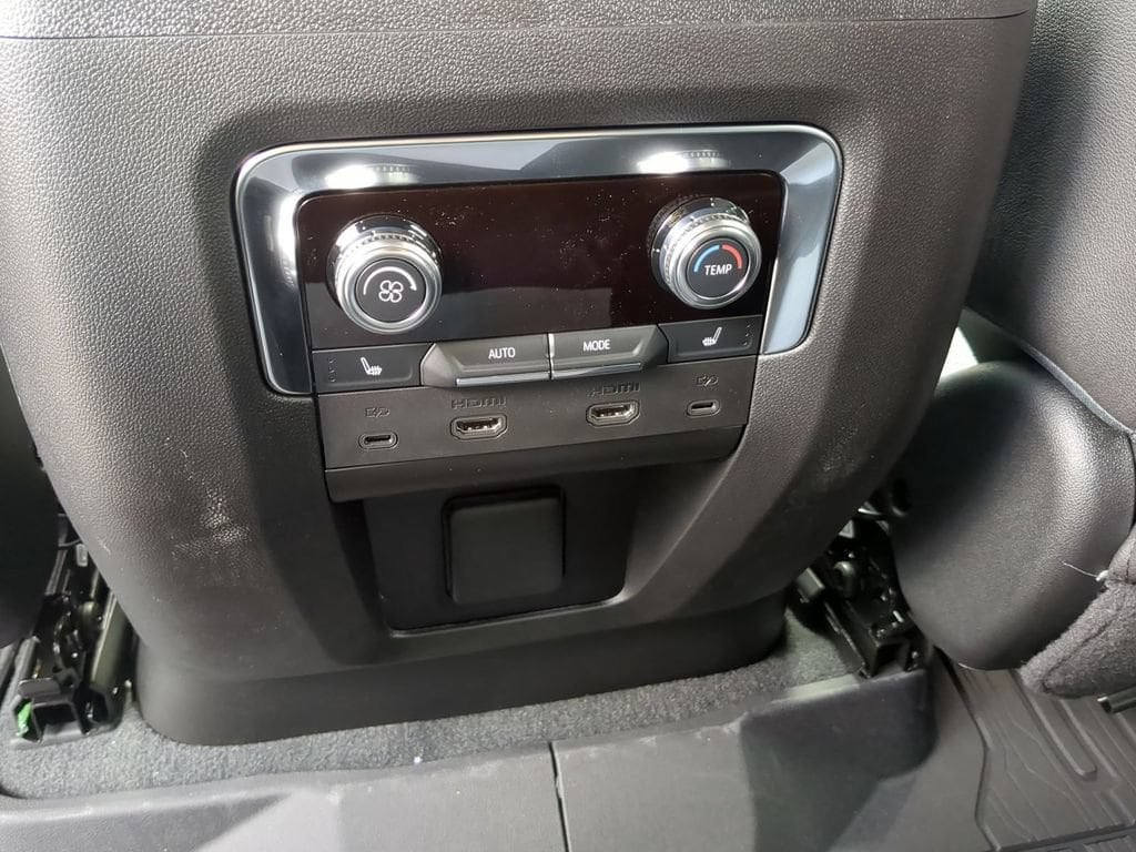 2026 GMC Yukon XL AT4 - Photo 21
