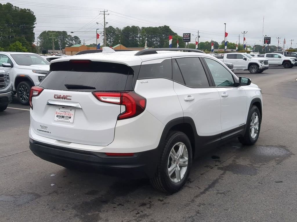 Used 2023 GMC Terrain SLE SUV