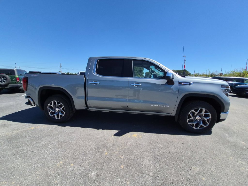 New 2026 GMC Sierra 1500 SLT Truck — photo 2 of 4