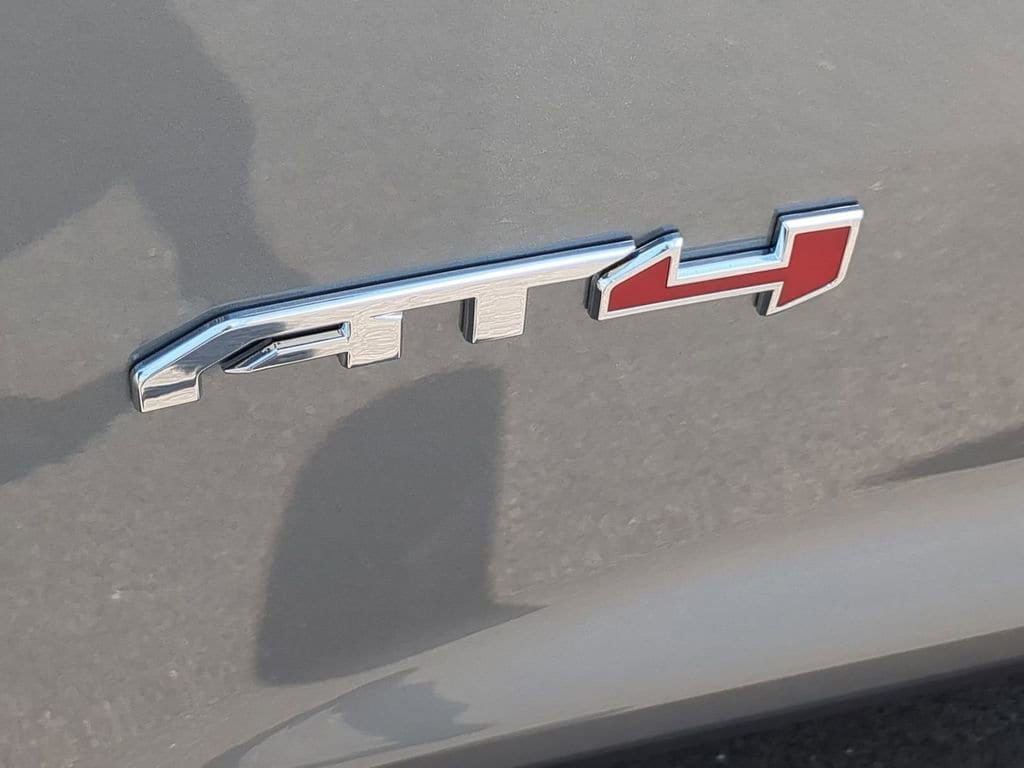 2026 GMC Acadia AT4 - Photo 31