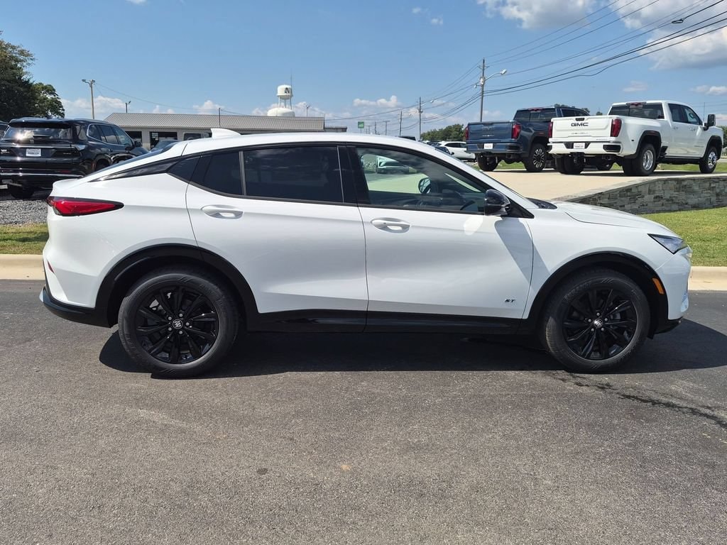 New 2026 Buick Envista Sport Touring SUV — photo 2 of 4