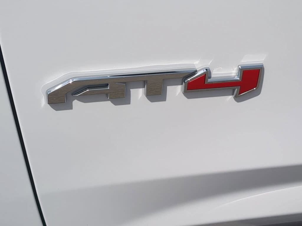 2026 GMC Yukon AT4 Ultimate - Photo 32