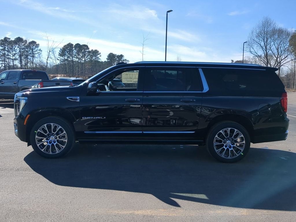 2026 GMC Yukon XL Denali - Photo 6