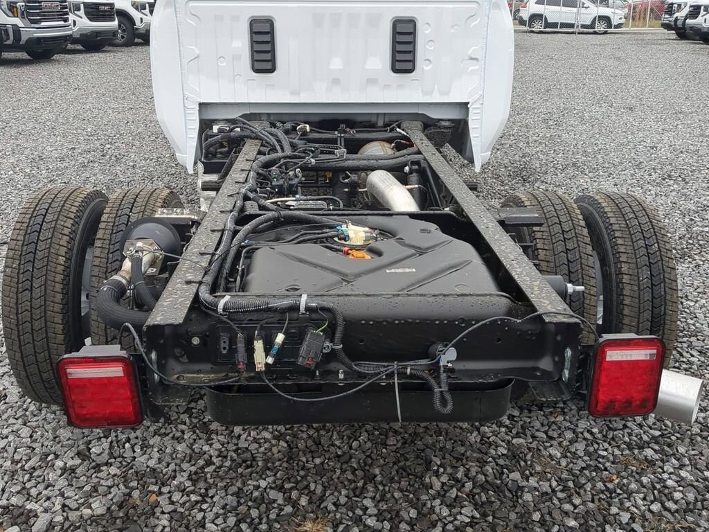 2026 GMC Sierra 3500 Chassis Cab Pro - Photo 23