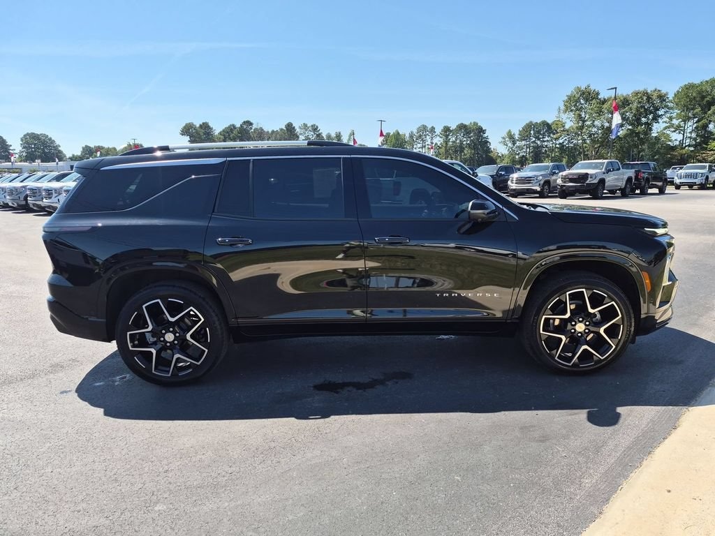 Used 2025 Chevrolet Traverse High Country SUV