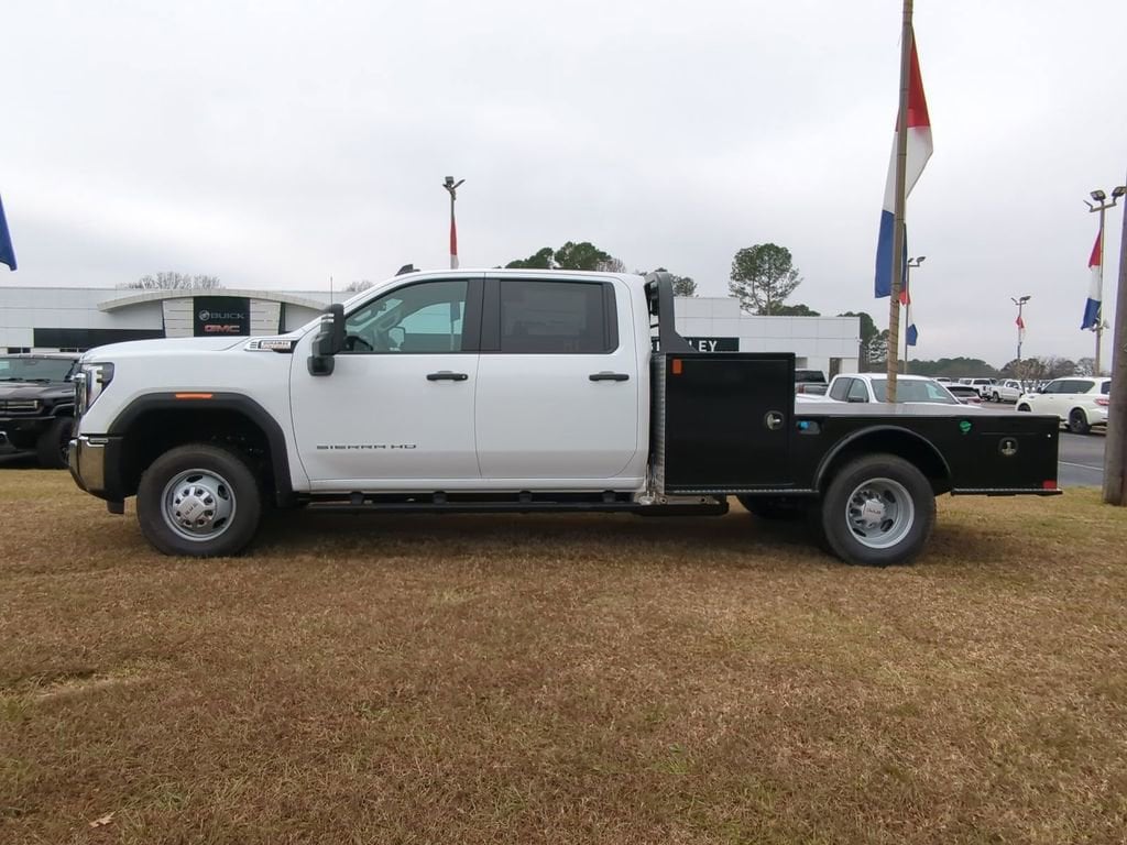 2026 GMC Sierra 3500HD Pro - Photo 6