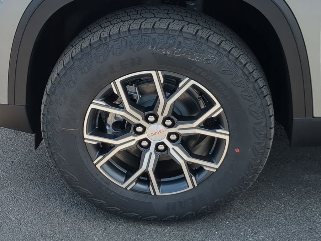 2026 GMC Acadia AT4 - Photo 32