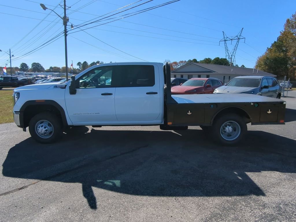2026 GMC Sierra 3500 Chassis Cab Pro - Photo 6