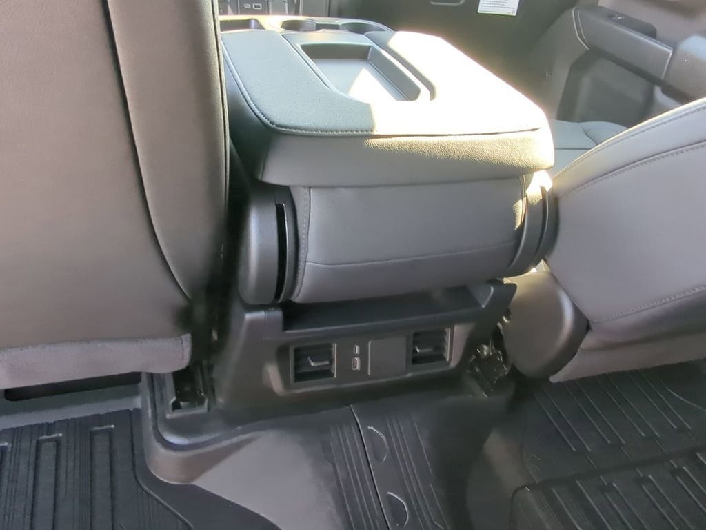 2026 GMC Sierra 3500 Chassis Cab Pro - Photo 19