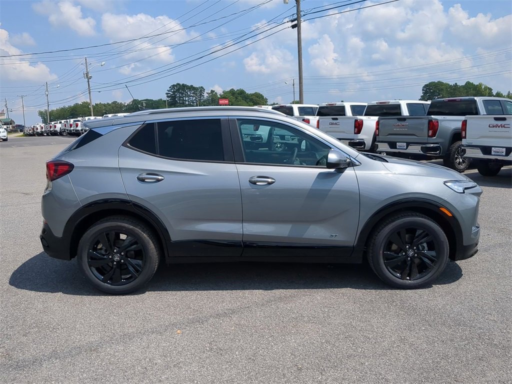 2026 Buick Encore GX Sport Touring photo 2