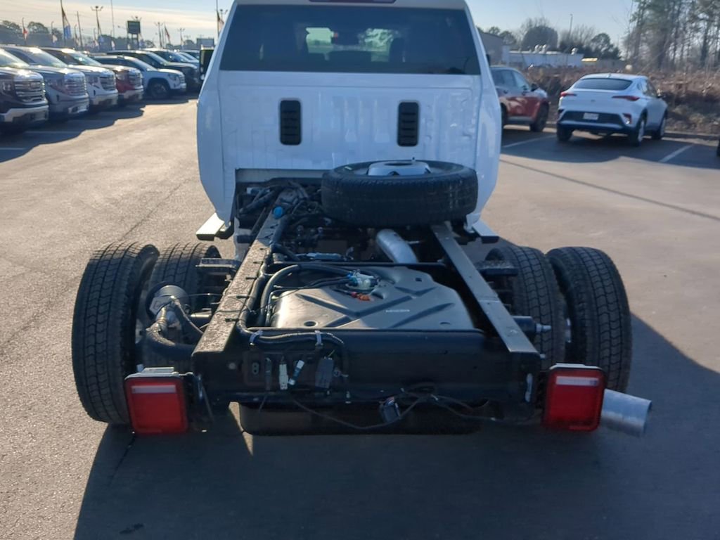 2026 GMC Sierra 3500 Chassis Cab Pro - Photo 22