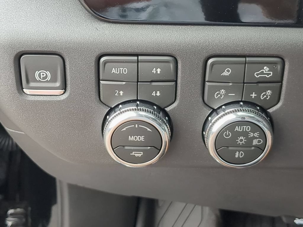 2026 GMC Sierra 1500 SLT - Photo 17