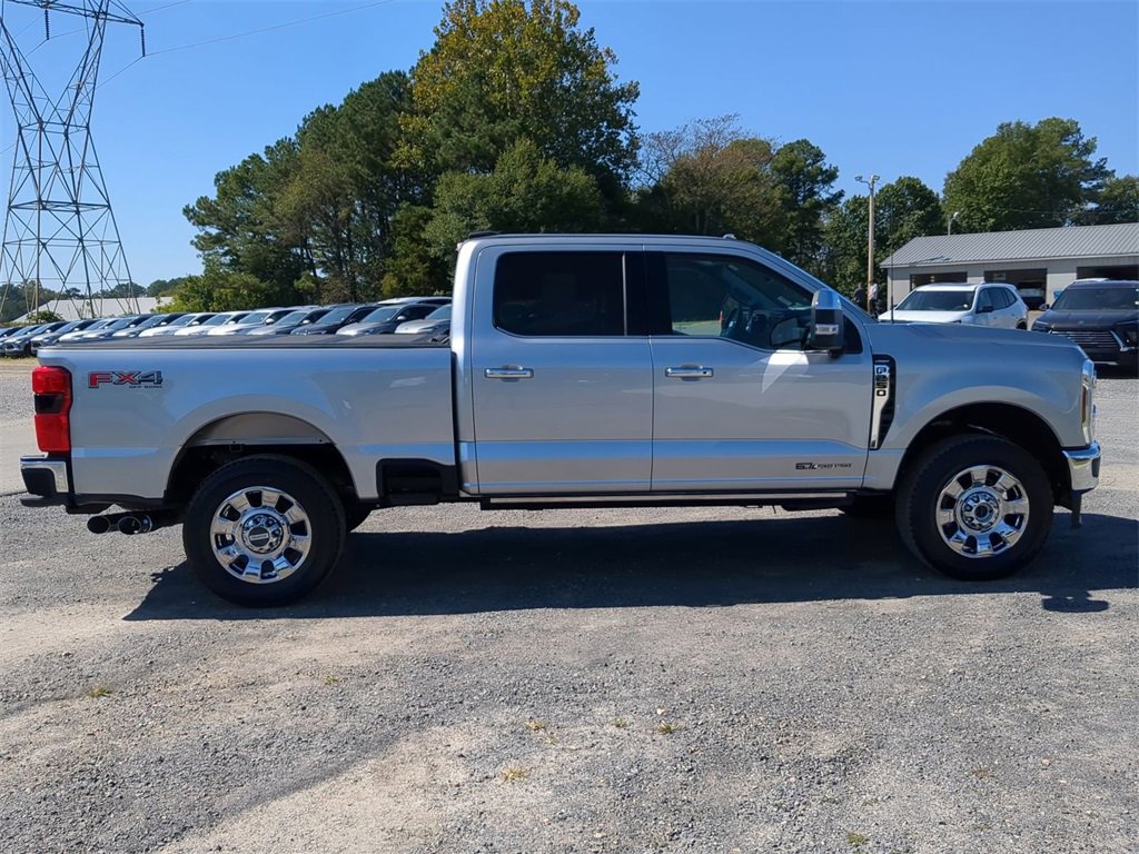 2024 Ford F-250 Lariat photo 2