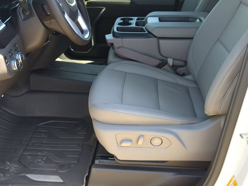 2026 GMC Sierra 1500 SLT - Photo 18