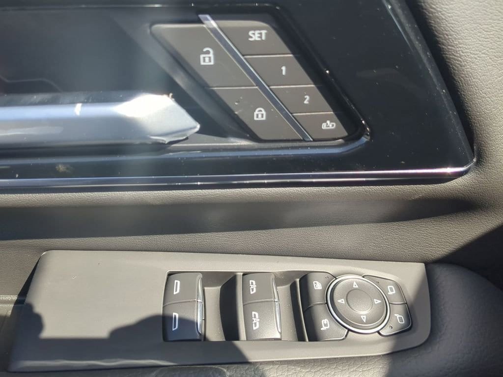 2026 GMC Yukon XL Denali - Photo 23