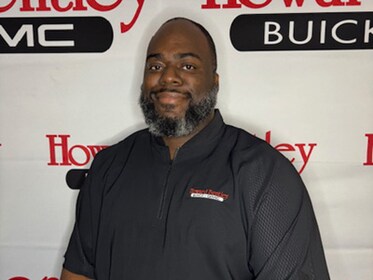 Staff member Roosevelt Oliver from ID_fcd4f6ba5464