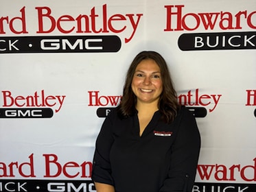 Staff member Mackenzie McClelland from ID_b8a6b8fddc8c