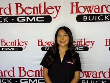 Staff member Ana Cortez from ID_b8a6b8fddc8c