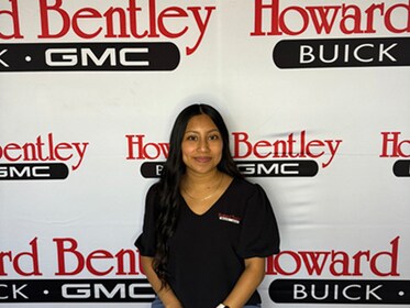 Staff member Kimmy Morales from ID_b8a6b8fddc8c