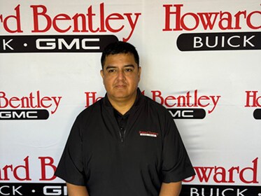 Staff member Oscar Hernandez from ID_0860070582b4