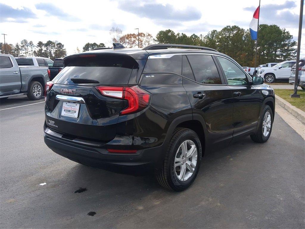 2024 Gmc Terrain SLE photo 3