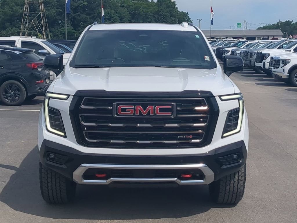 2026 GMC Yukon AT4 Ultimate - Photo 8