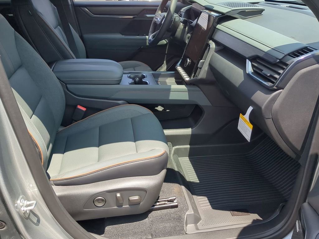 2026 GMC Acadia AT4 - Photo 27