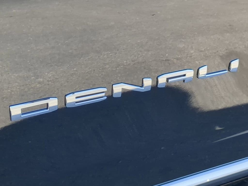 2026 GMC Yukon XL Denali - Photo 32