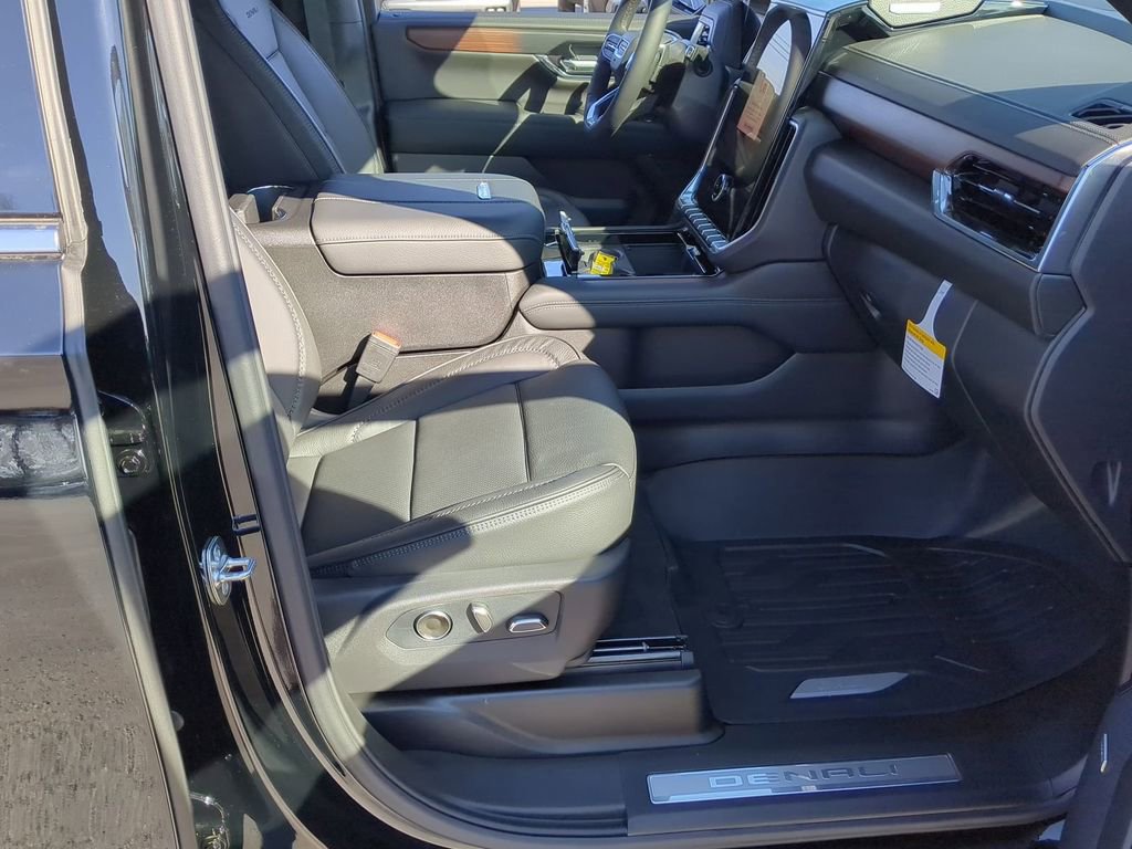 2026 GMC Yukon XL Denali - Photo 28