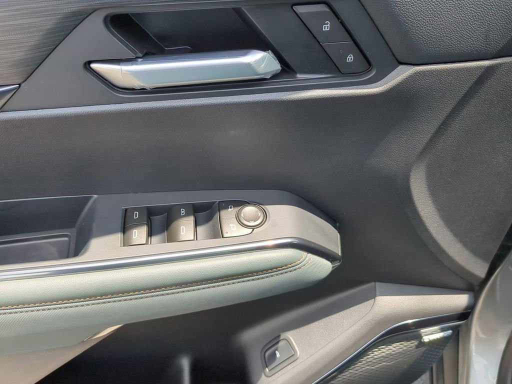 2026 GMC Acadia AT4 - Photo 22