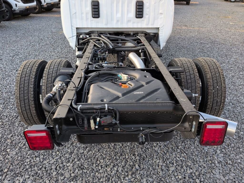 2026 GMC Sierra 3500 Chassis Cab Pro - Photo 22