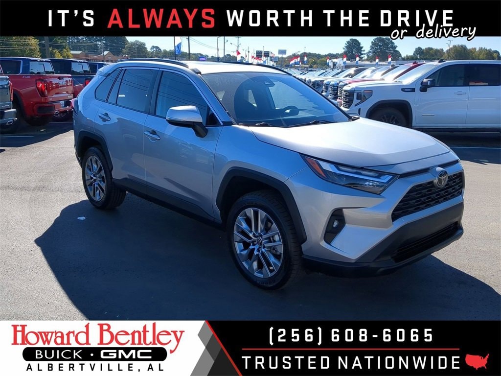 2022 Toyota RAV4 XLE Premium's photo