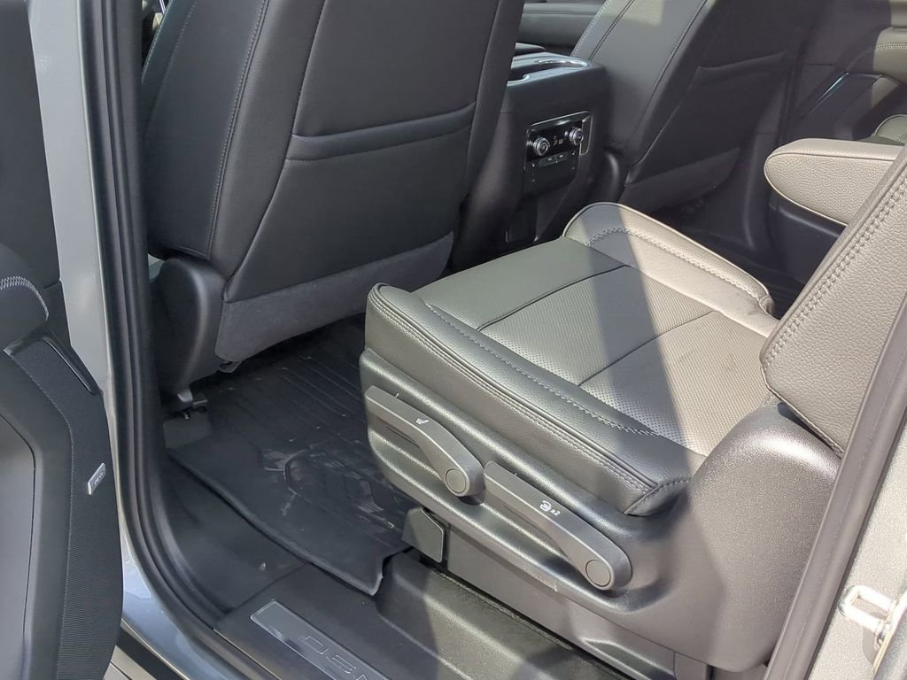 2026 GMC Yukon XL Denali - Photo 25