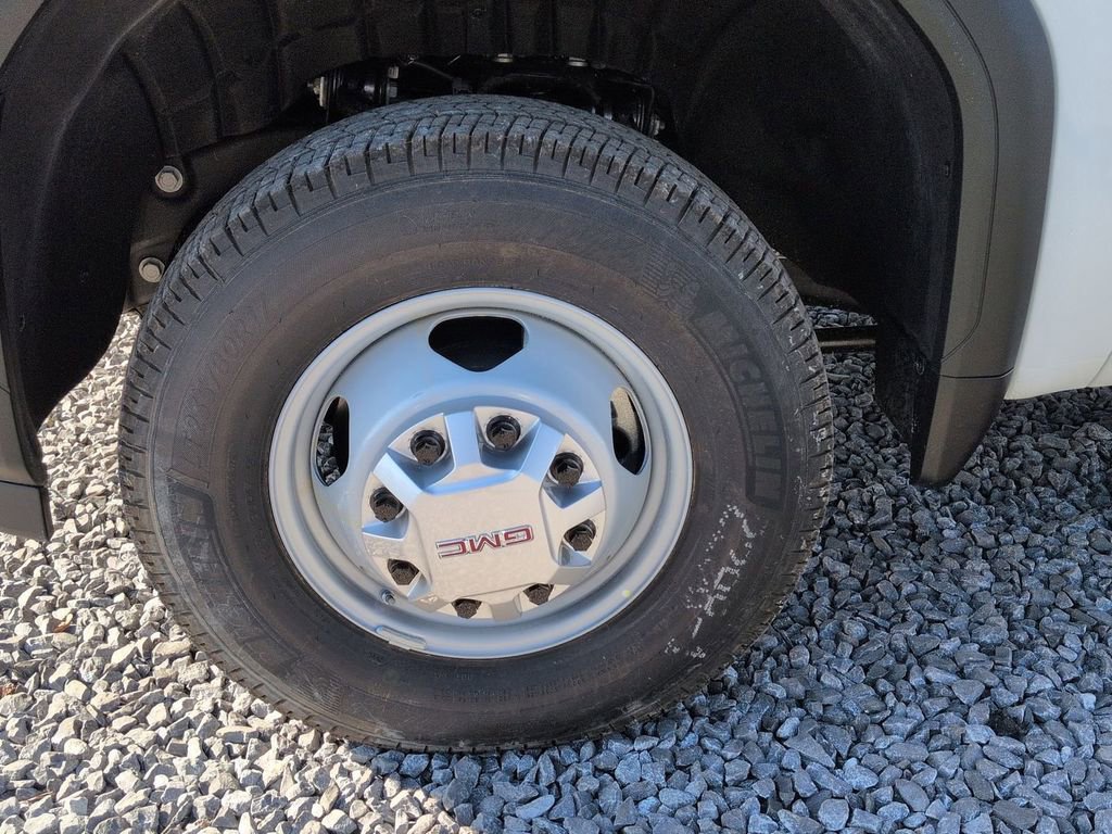 2026 GMC Sierra 3500 Chassis Cab Pro - Photo 28