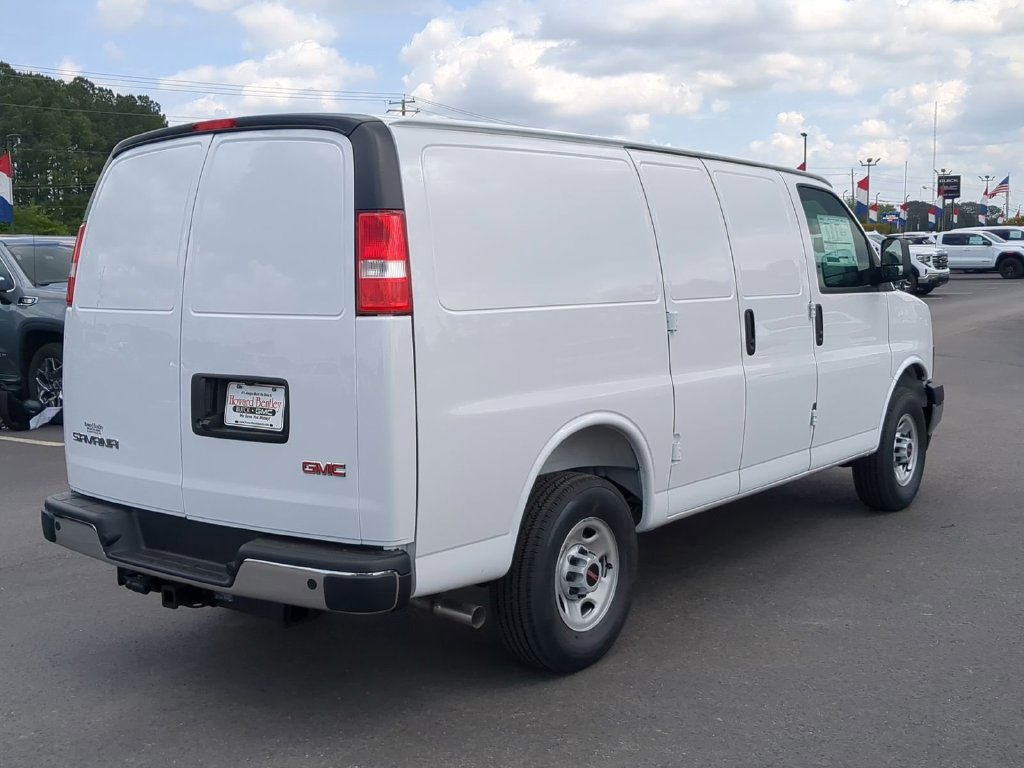 New 2026 GMC Savana Cargo Work Van Van — photo 3 of 4