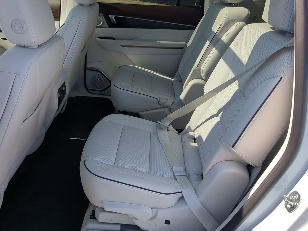 2026 Buick Enclave Avenir - Photo 25