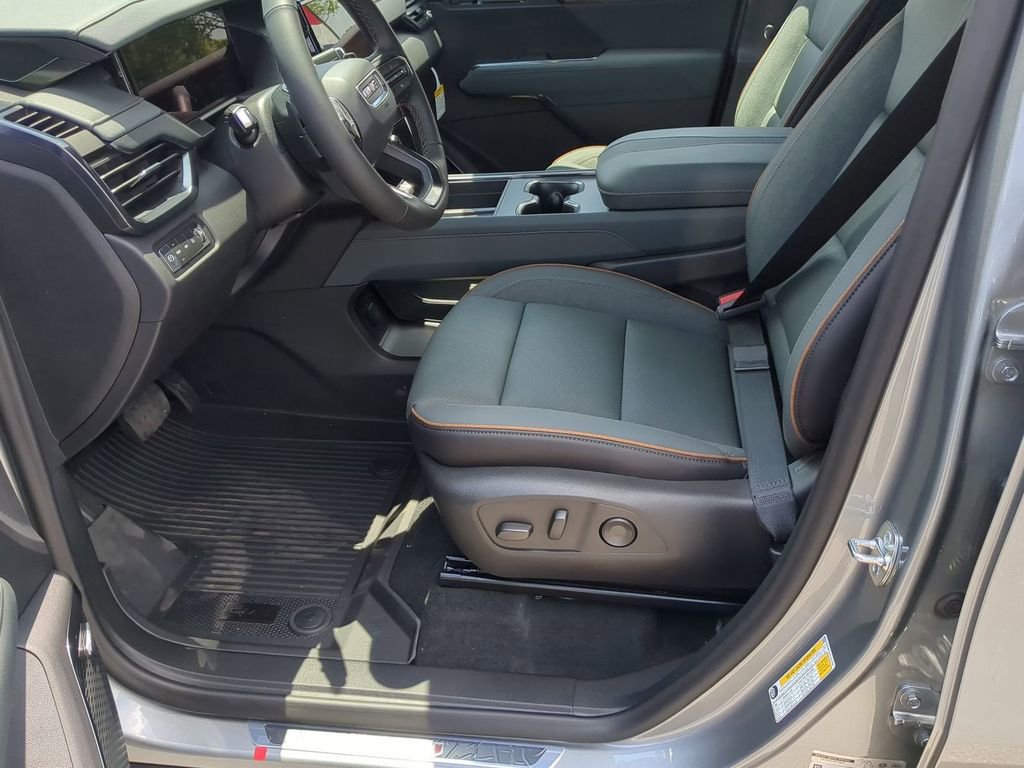 2026 GMC Acadia AT4 - Photo 18