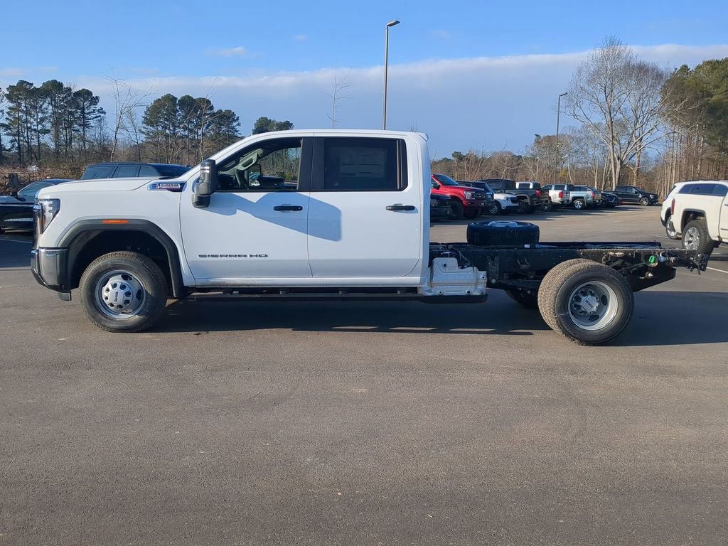 2026 GMC Sierra 3500 Chassis Cab Pro - Photo 6