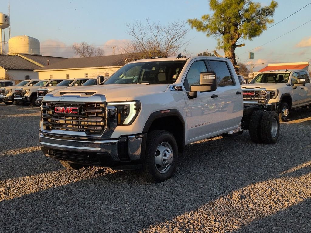 2026 GMC Sierra 3500 Chassis Cab Pro - Photo 7