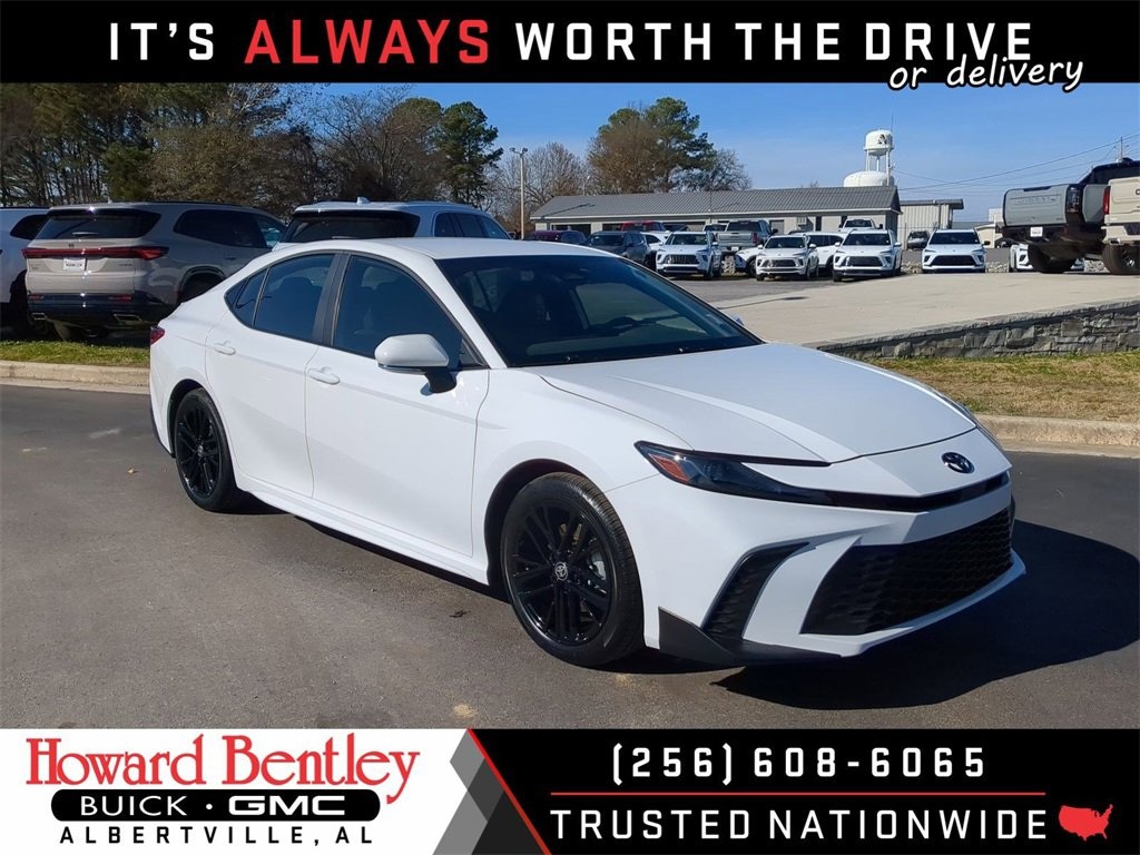 Used 2025 Toyota Camry SE Sedan