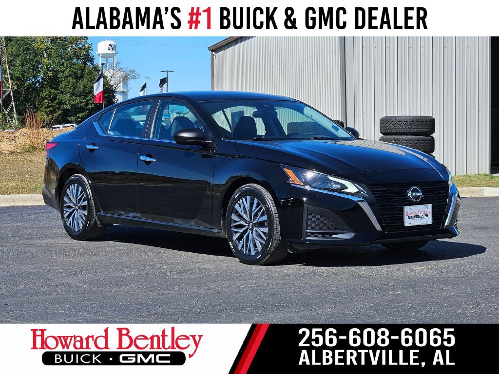 Used 2025 Nissan Altima SV Used 2025 Nissan Altima SV — photo 1 of 4