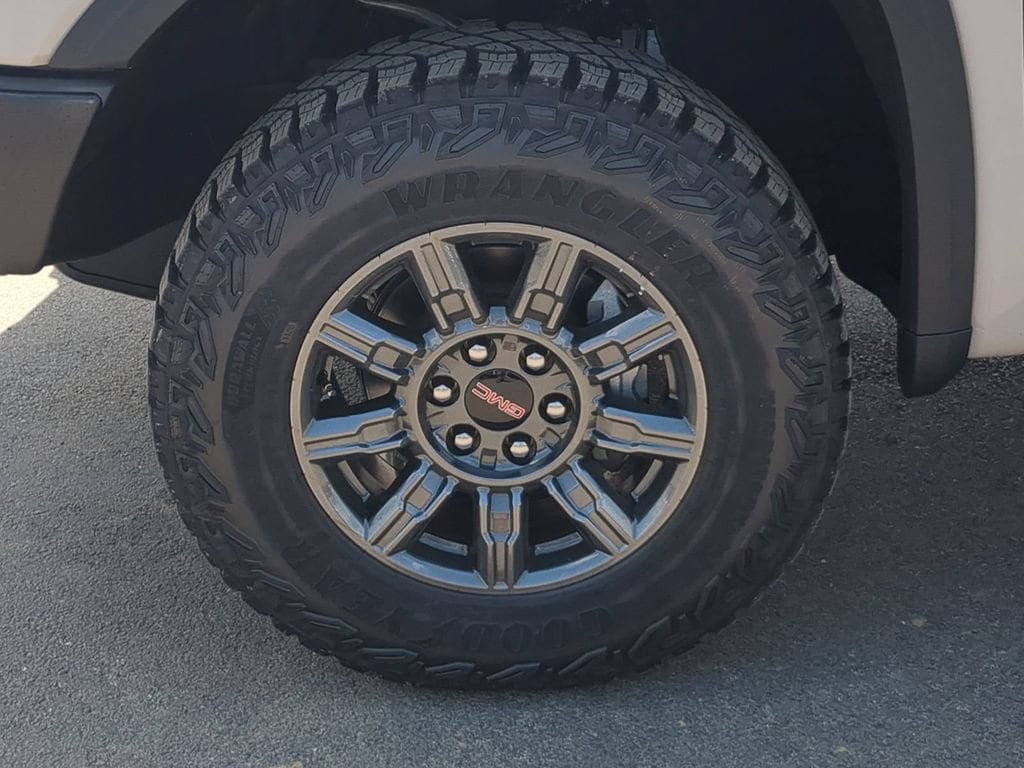 2026 GMC Sierra 1500 AT4X - Photo 33