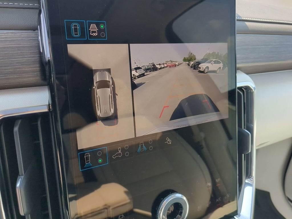 2026 GMC Acadia Denali - Photo 14